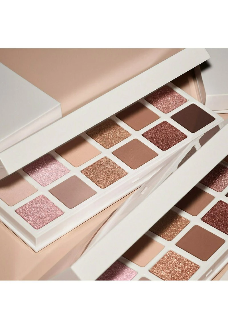 Fenty Beauty BOMB POSSE - MEGA MIX & MATCH LIDSCHATTEN PALETTE - Lidschatten - - - Damen 7 Fenty Beauty BOMB POSSE - MEGA MIX & MATCH LIDSCHATTEN PALETTE - Lidschatten - - - Damen – Bild 5
