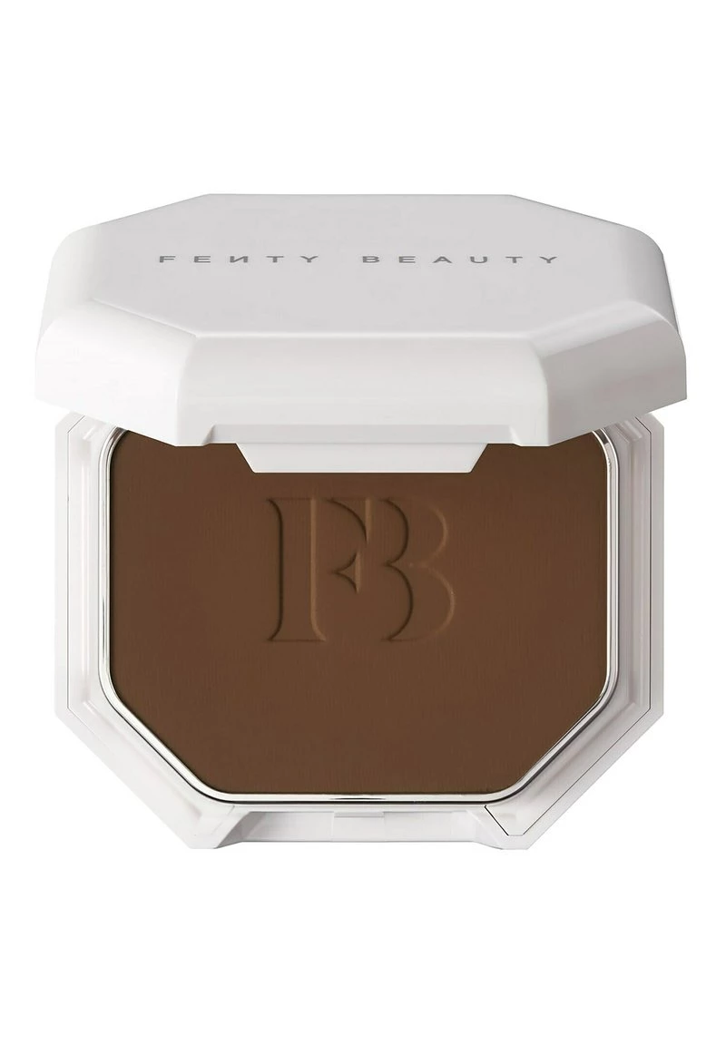 Fenty Beauty - Damen PRO FILT'R SOFT MATTE POWDER FOUNDATION - Foundation - 480 3 Fenty Beauty - Damen PRO FILT'R SOFT MATTE POWDER FOUNDATION - Foundation - 480
